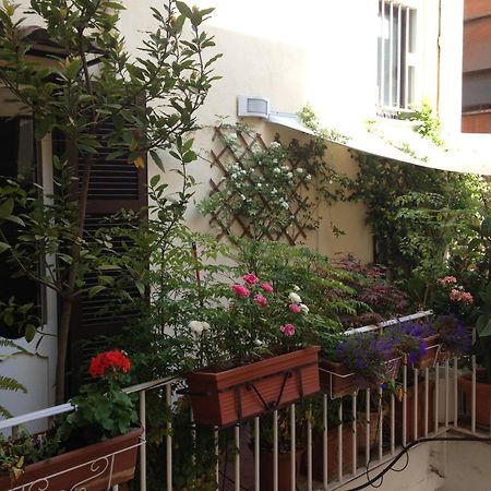 Relais Teatro Argentina Bed & Breakfast Rome Bagian luar foto