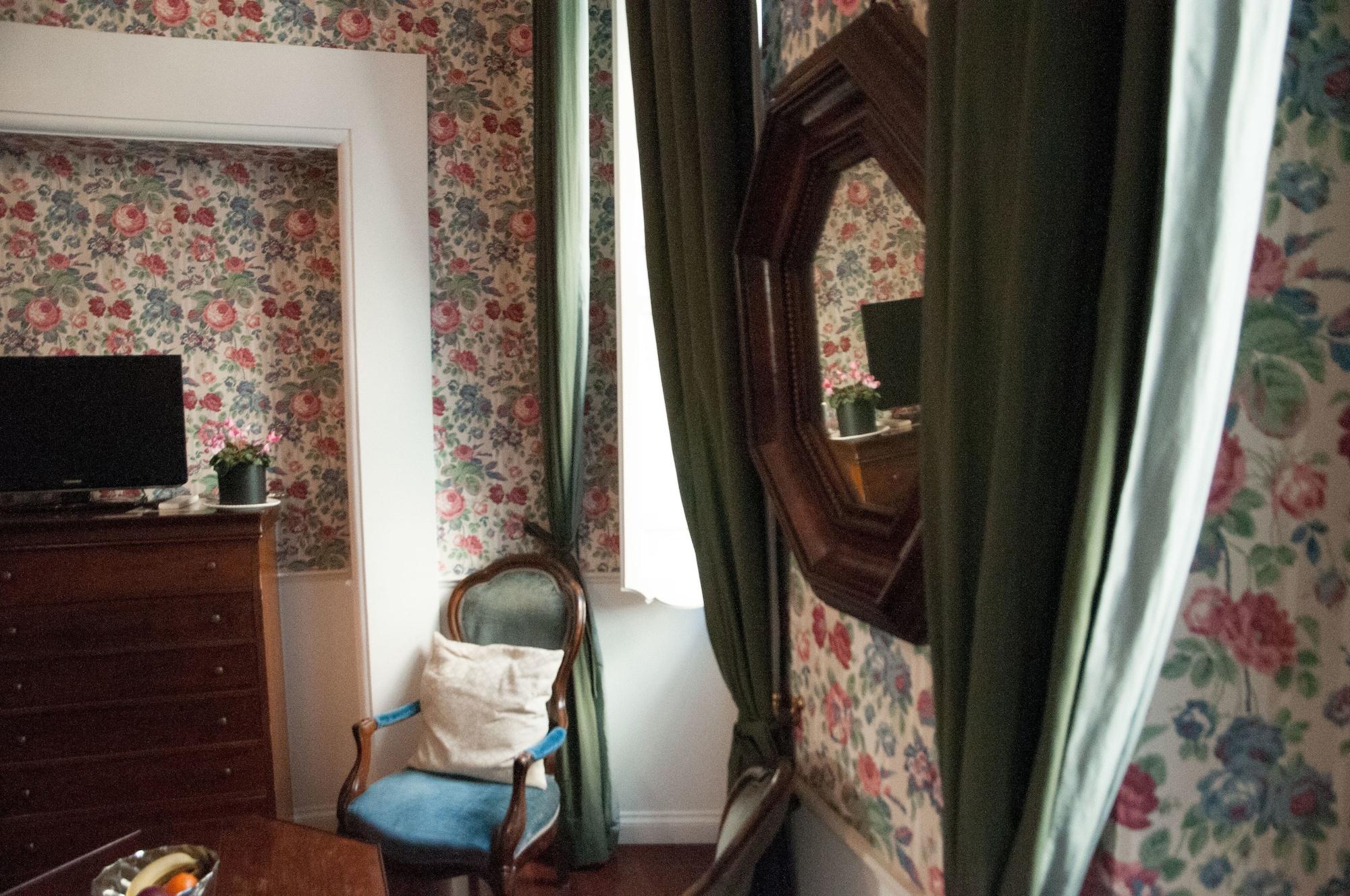 Relais Teatro Argentina Bed & Breakfast Rome Bagian luar foto