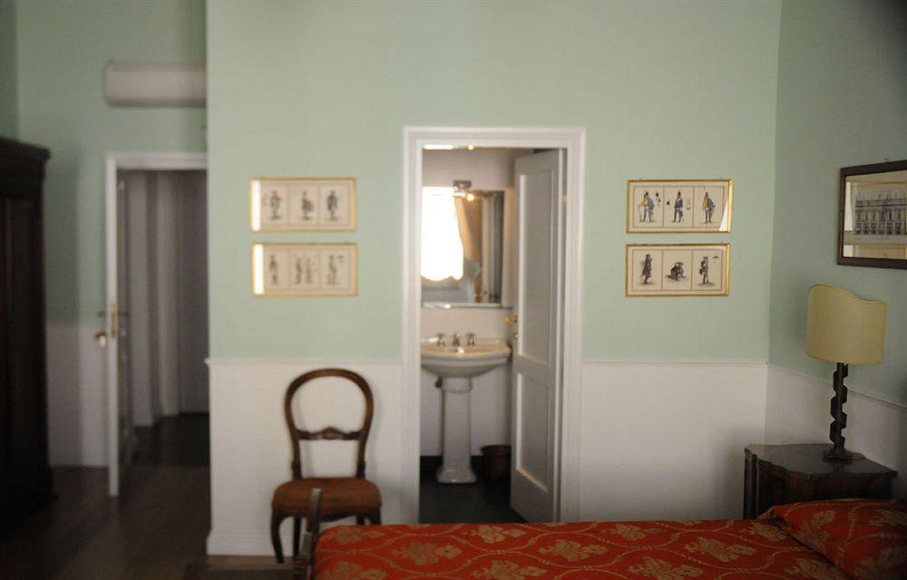 Relais Teatro Argentina Bed & Breakfast Rome Bagian luar foto