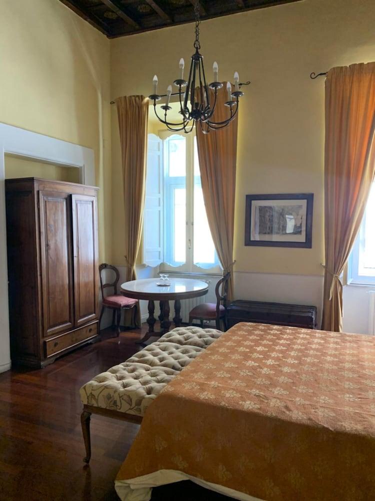 Relais Teatro Argentina Bed & Breakfast Rome Bagian luar foto