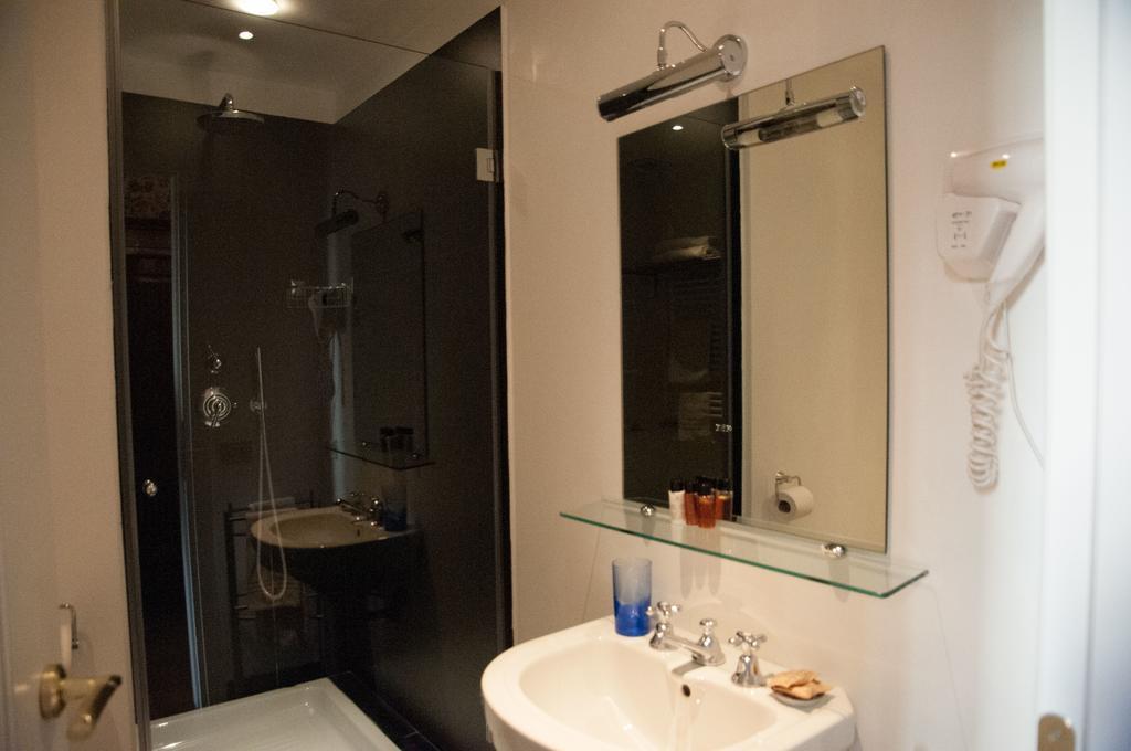 Relais Teatro Argentina Bed & Breakfast Rome Bagian luar foto