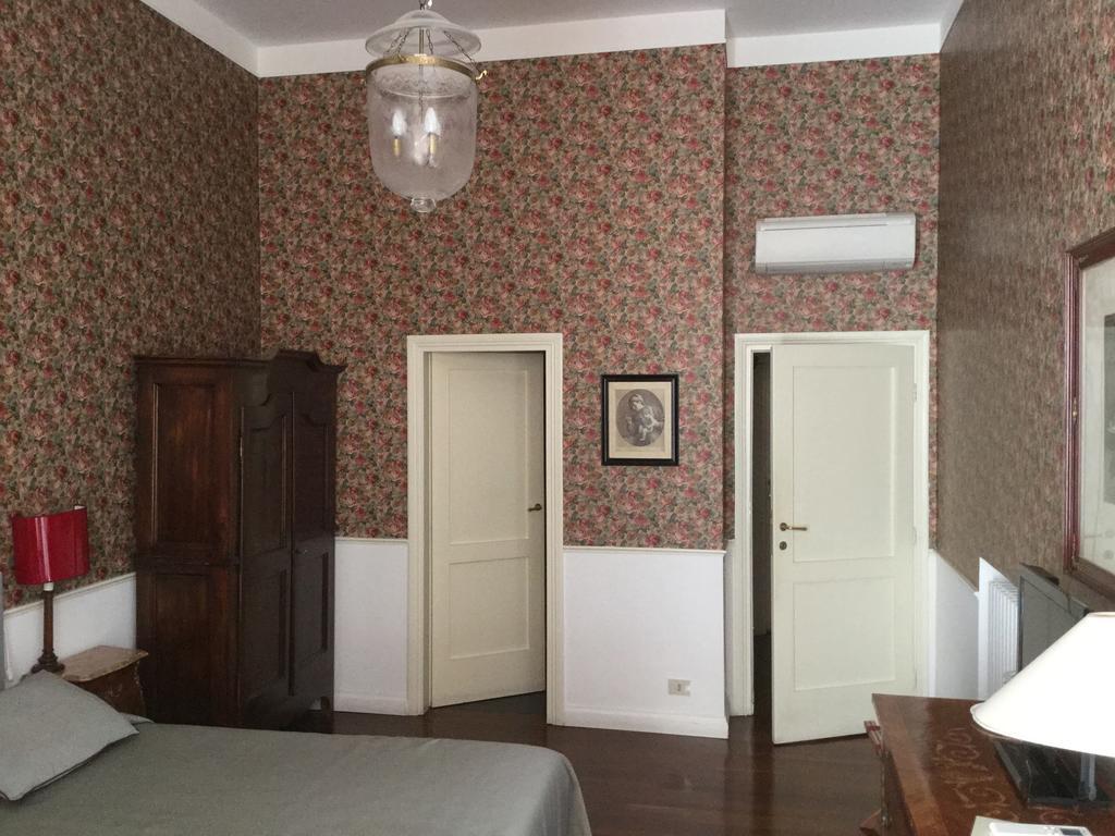 Relais Teatro Argentina Bed & Breakfast Rome Bagian luar foto