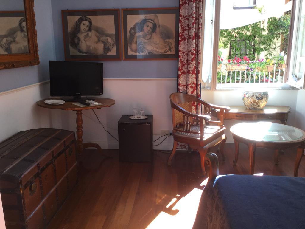 Relais Teatro Argentina Bed & Breakfast Rome Bagian luar foto