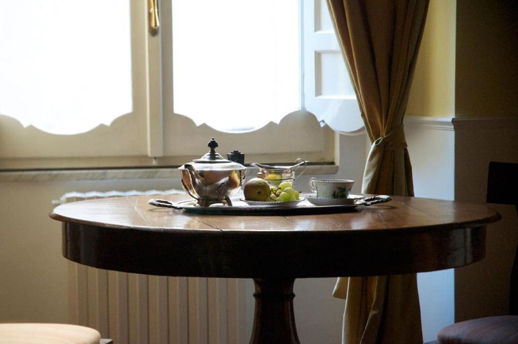 Relais Teatro Argentina Bed & Breakfast Rome Bagian luar foto