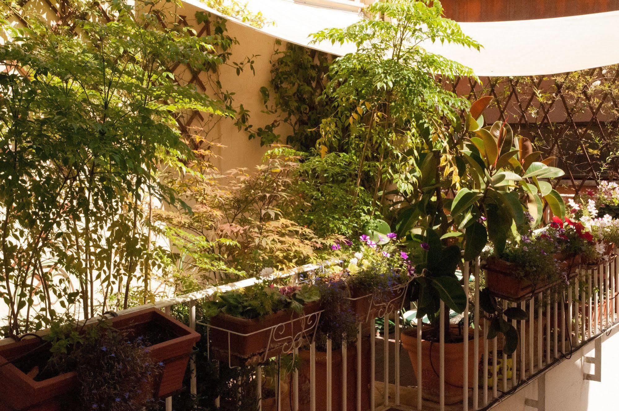 Relais Teatro Argentina Bed & Breakfast Rome Bagian luar foto